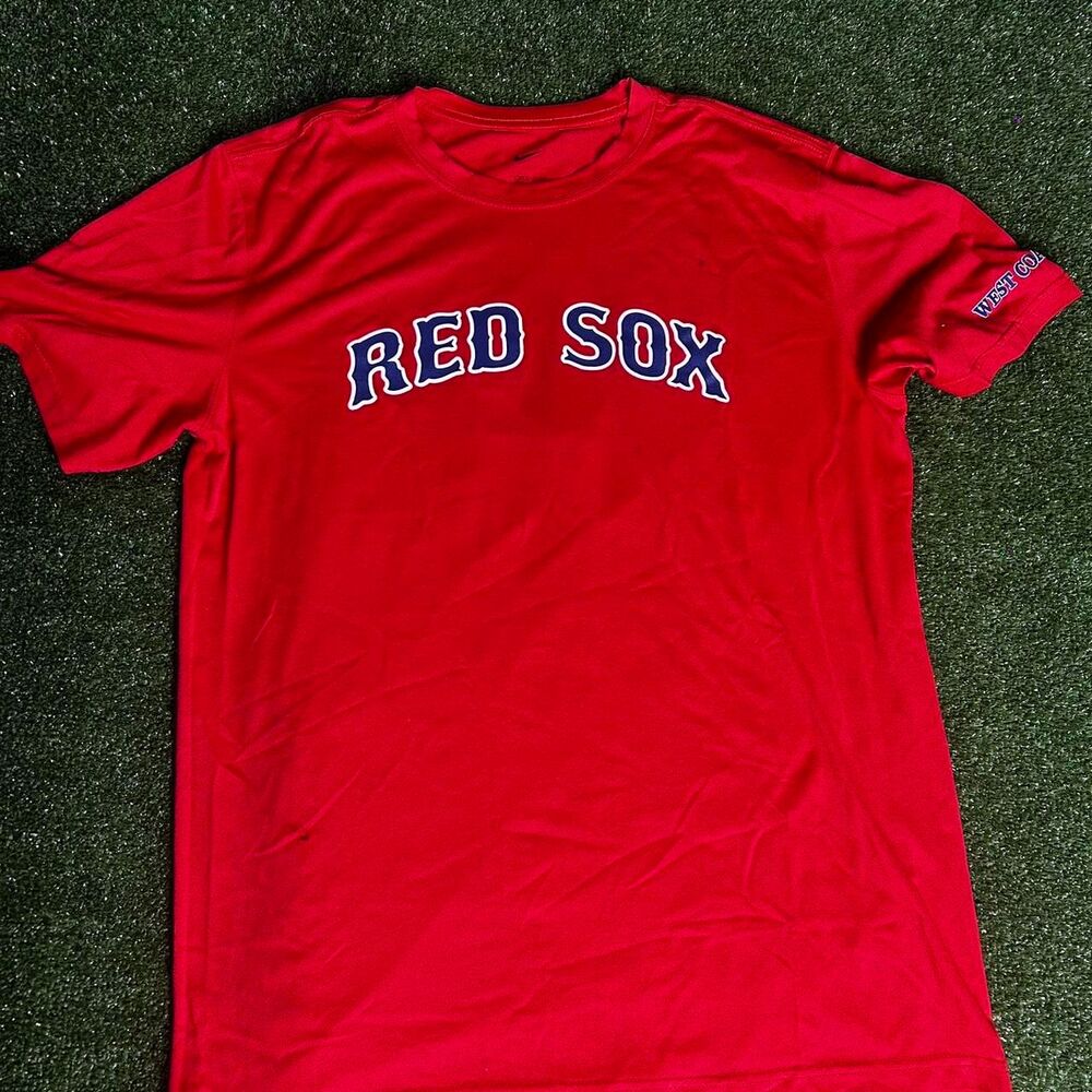 Nike Men's Red T-shirt
